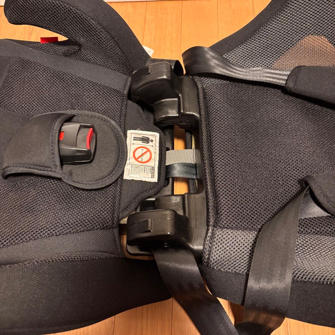 【美品】Combi チャイルドシート ブラック ジョイトリップエアスルーGG