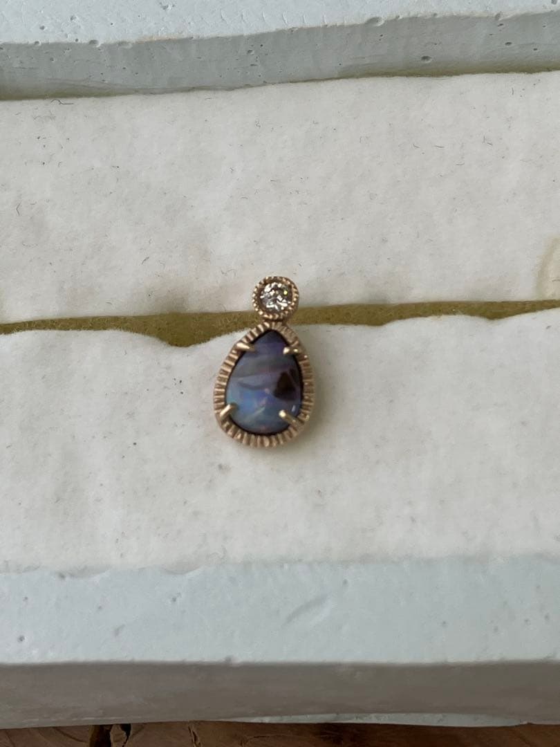 Tatsuo Nagahata タツオ ナガハタ　ボルダーオパール　ピアス