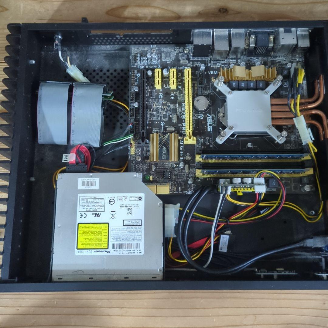 静音　ファンレス　ケース