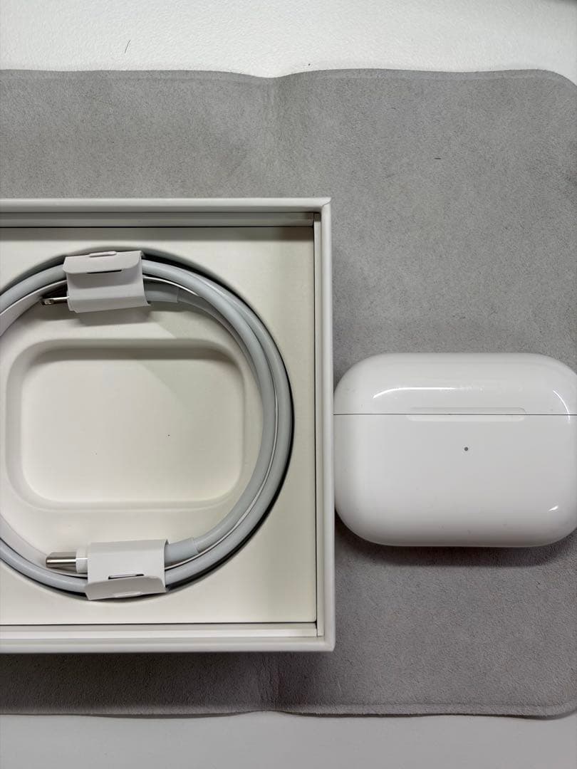 Apple AirPods Pro第2世代本体 ホワイト Lightning