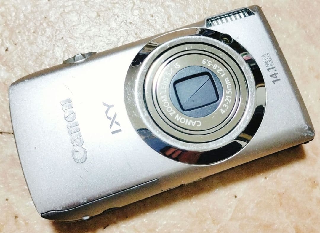 CANON IXY 10S　デジタルカメラ　ジャンク