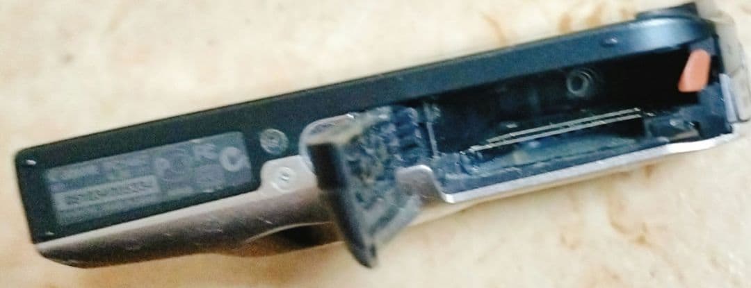 CANON IXY 10S　デジタルカメラ　ジャンク