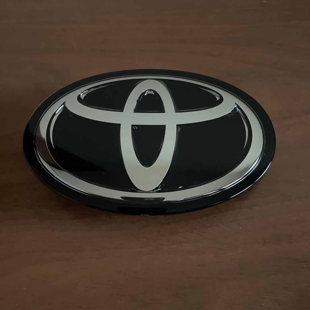トヨタ純正ラジエーターグリルエンブレム 新品未使用　品番90975-02124