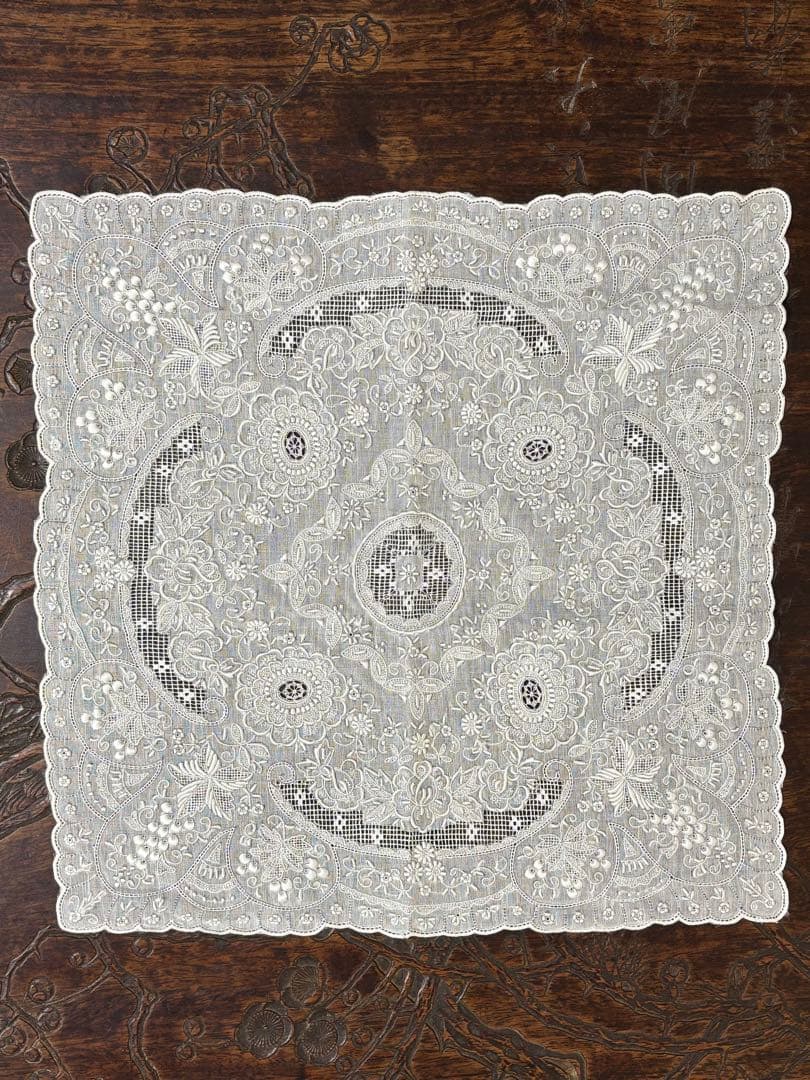 スワトウ　汕頭刺繍ハンカチB.