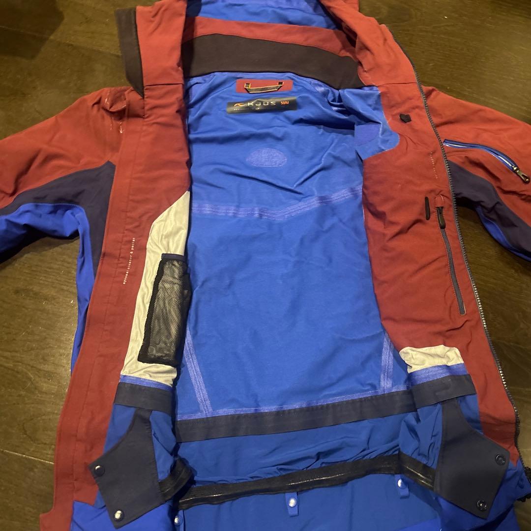 KHUSフード付きウェア