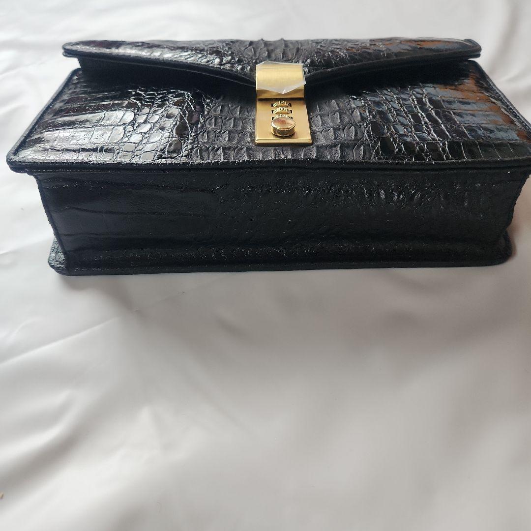 amiet カイマン レザーハンドバッグ ショルダー 2way 黒　ロック付き