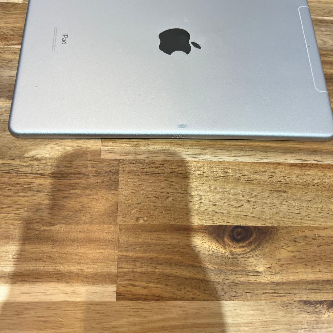 K1345 SIMフリー　iPad Air 第三代　64GB