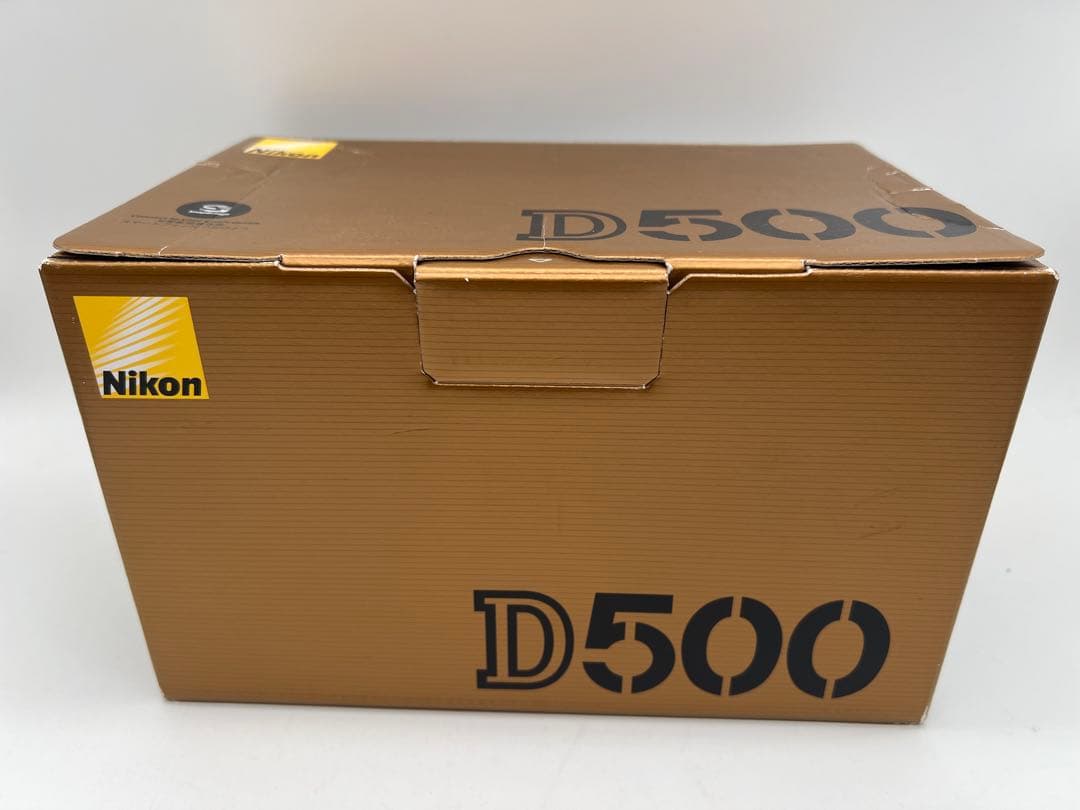 Nikon ニコン D500 ボディ　シャッター回数多い