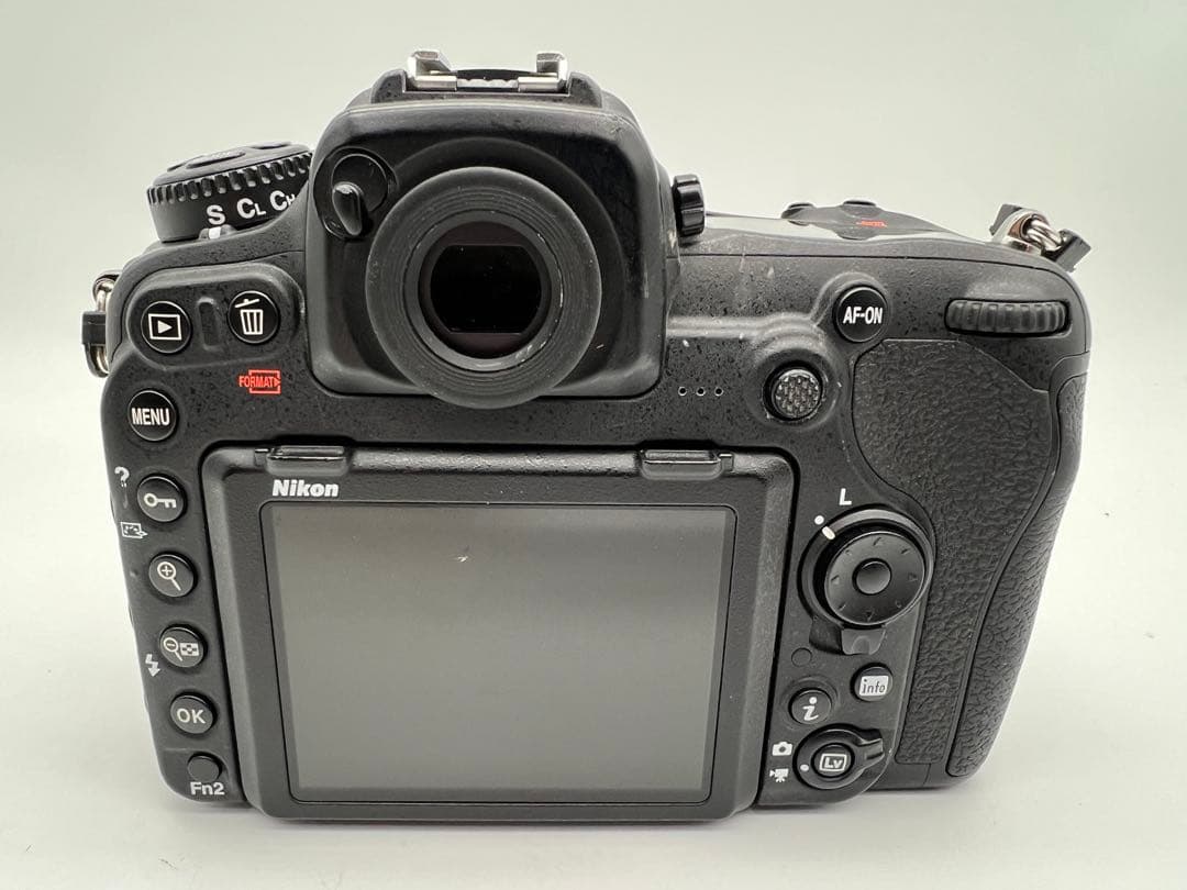 Nikon ニコン D500 ボディ　シャッター回数多い