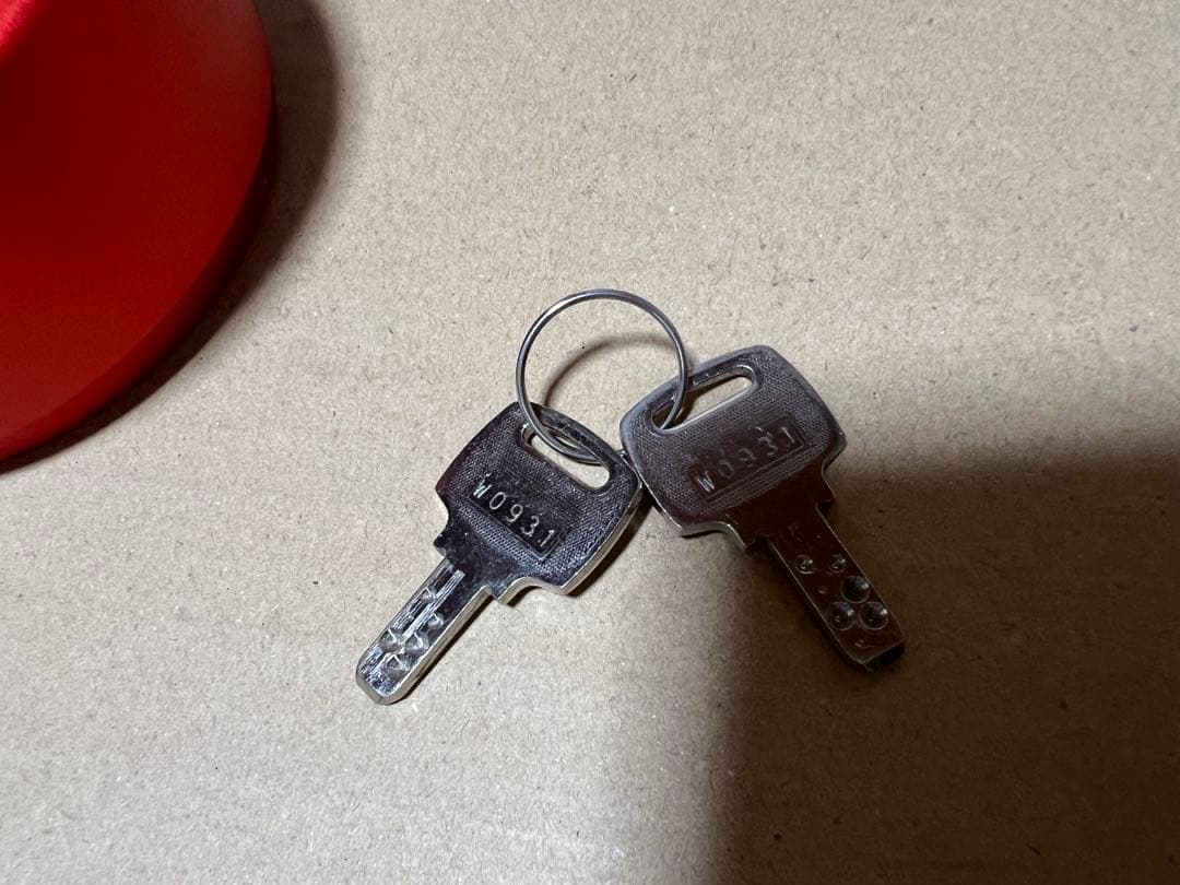 ワークスベルラフィックス2用レッド アルミ ロック キー付き