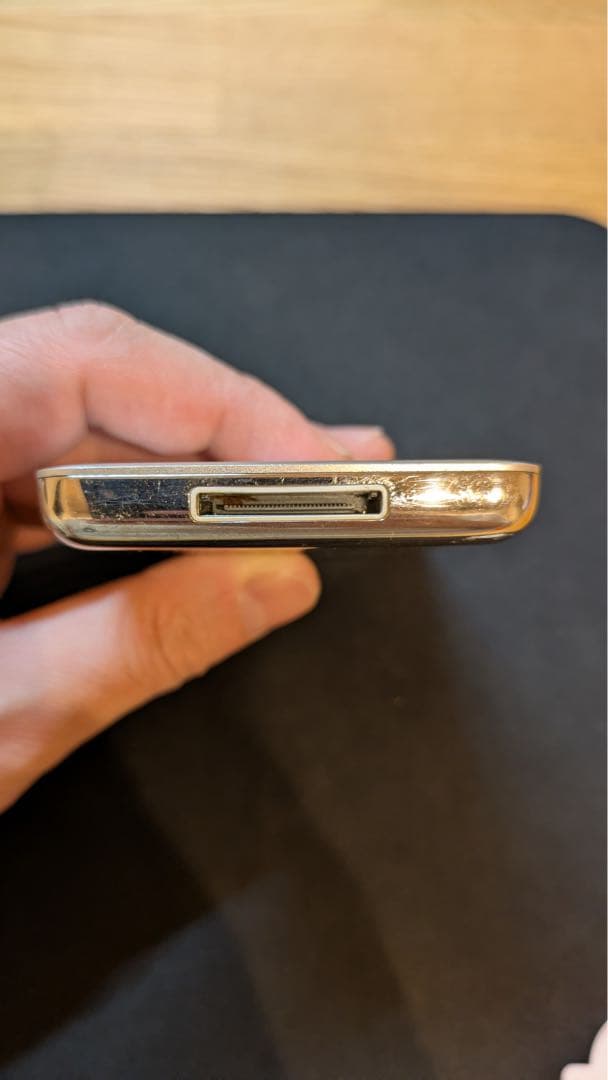 Apple iPod Classic 120GB ケーブルと送信機付き