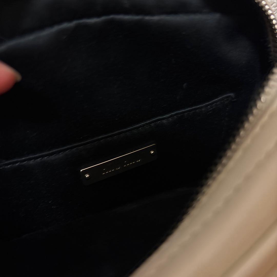 miumiu ミュウミュウ　ミニバッグ　ショルダーバッグ　白