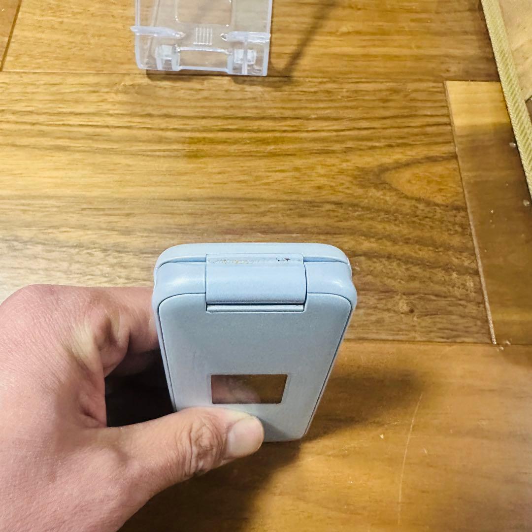 ドコモ らくらくホン F-01M ホワイト通電確認済 初期化済