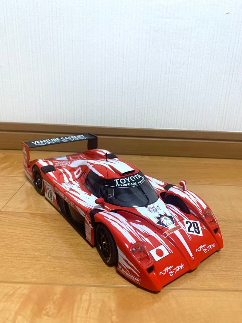 ミニカー AUTOART TOYOTA GT1 TS020 1/18