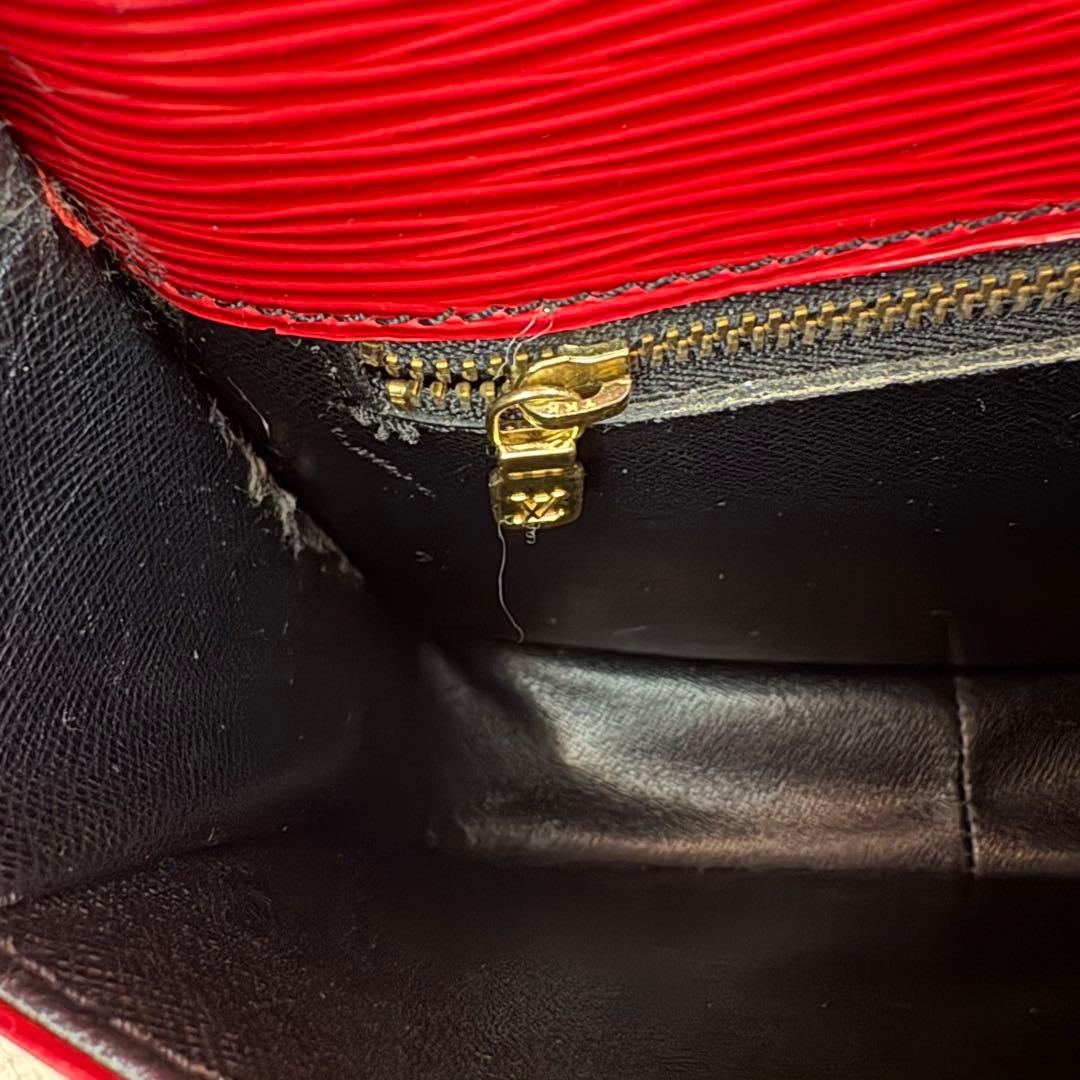 ルイヴィトン　LOUIS VUITTON エピ サンクルー　ショルダーバッグ