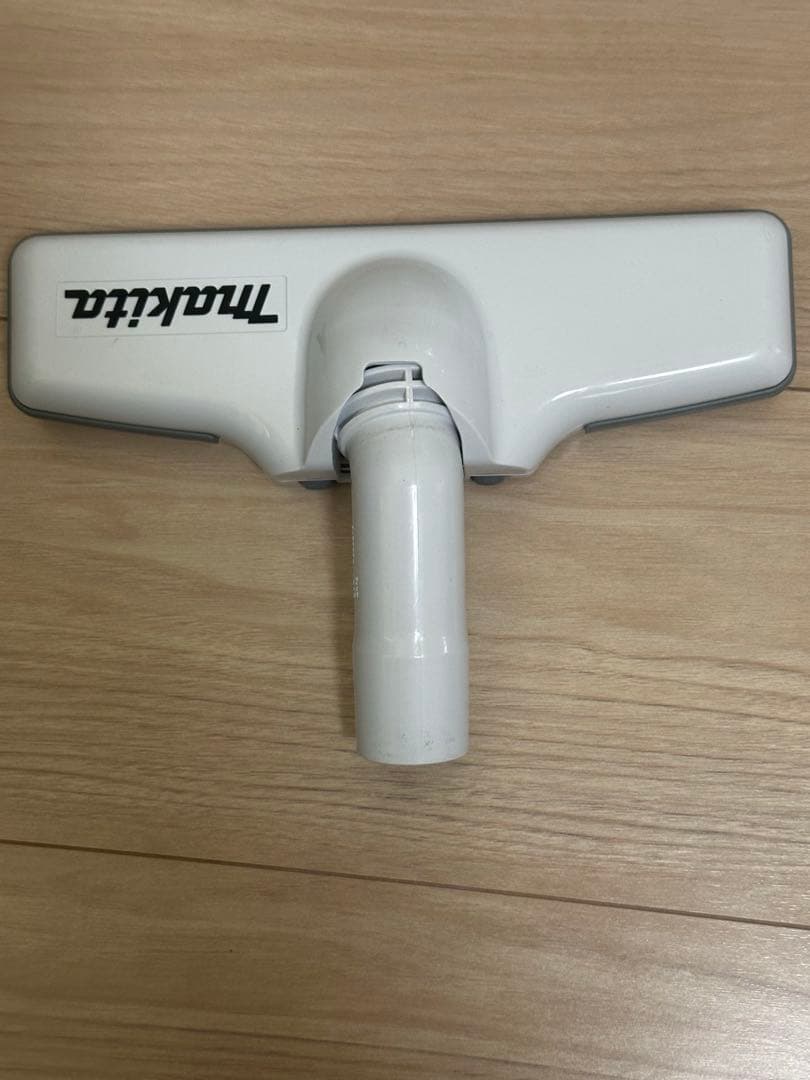 マキタ充電式クリーナCL107FDSHW予備バッテリ・ゴミパック61個付ほぼ新品