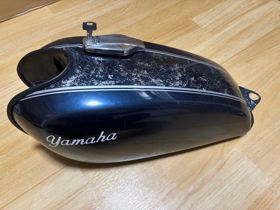 ヤマハ　SR400 タンク　YAMAHA ナロー
