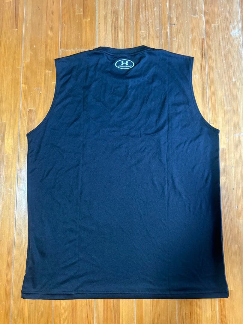 ノースリーブ（黒）