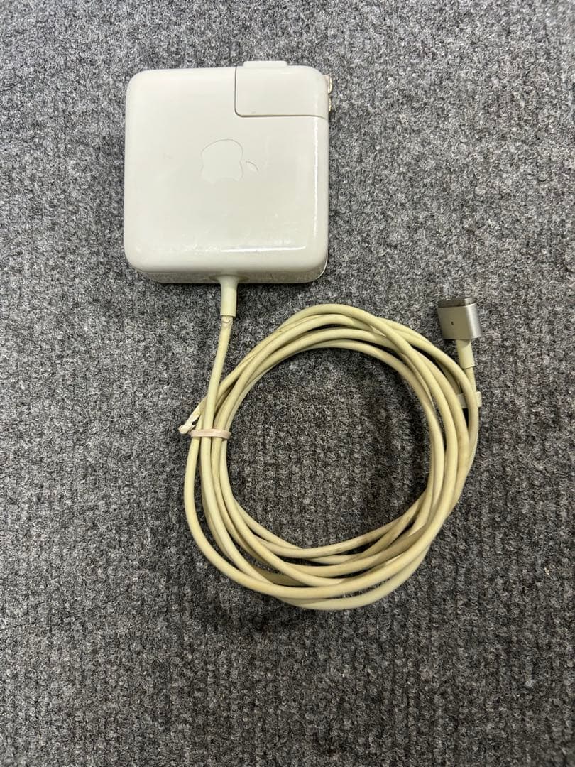 MacBook Air Mid 2013 11インチ Sequoia 完動品