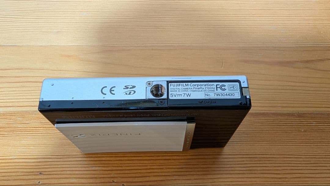 富士フイルム　デジタルカメラ FinePix Z100 fd