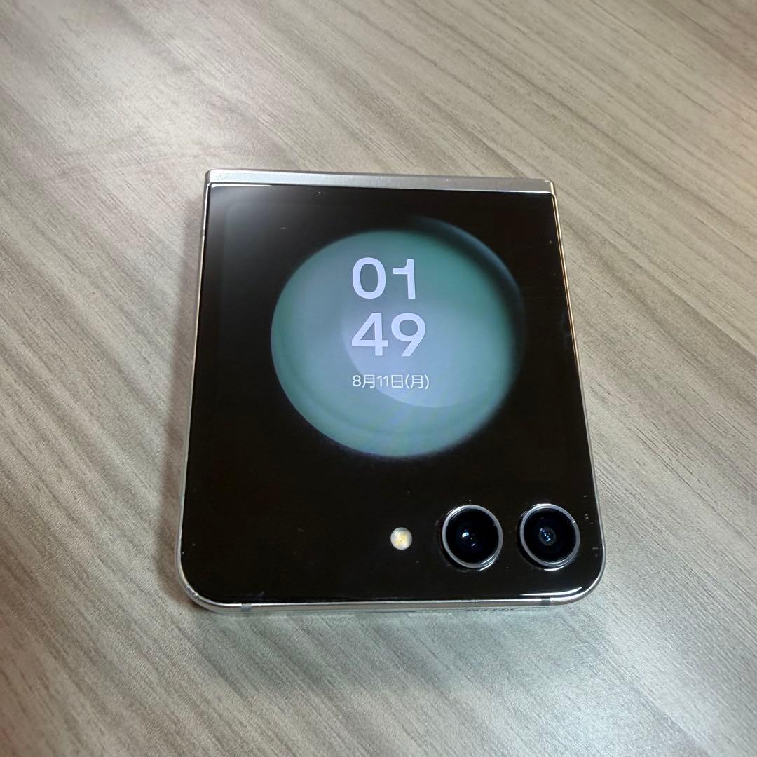 Galaxy Z Flip5 ホワイト docomo 本体