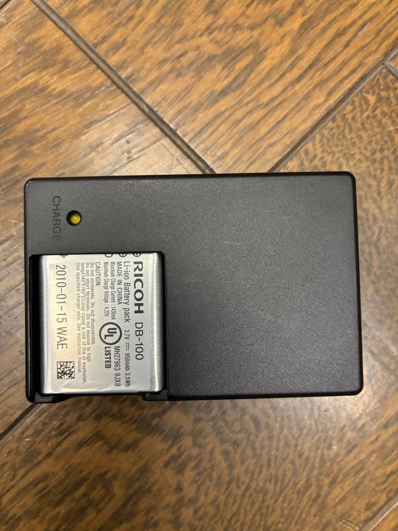 RICOH リコー デジタルカメラ　CX3 ケース付き　充電器　値引き可能‼️