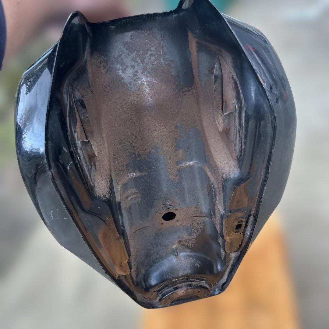 年末価格　YAMAHA XJR400 4HMタンク　凹み有　純正キー付き