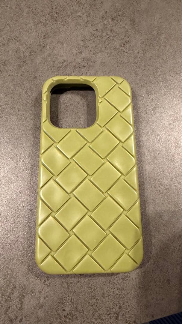 BOTTEGA VENETA iPhone15proケース
