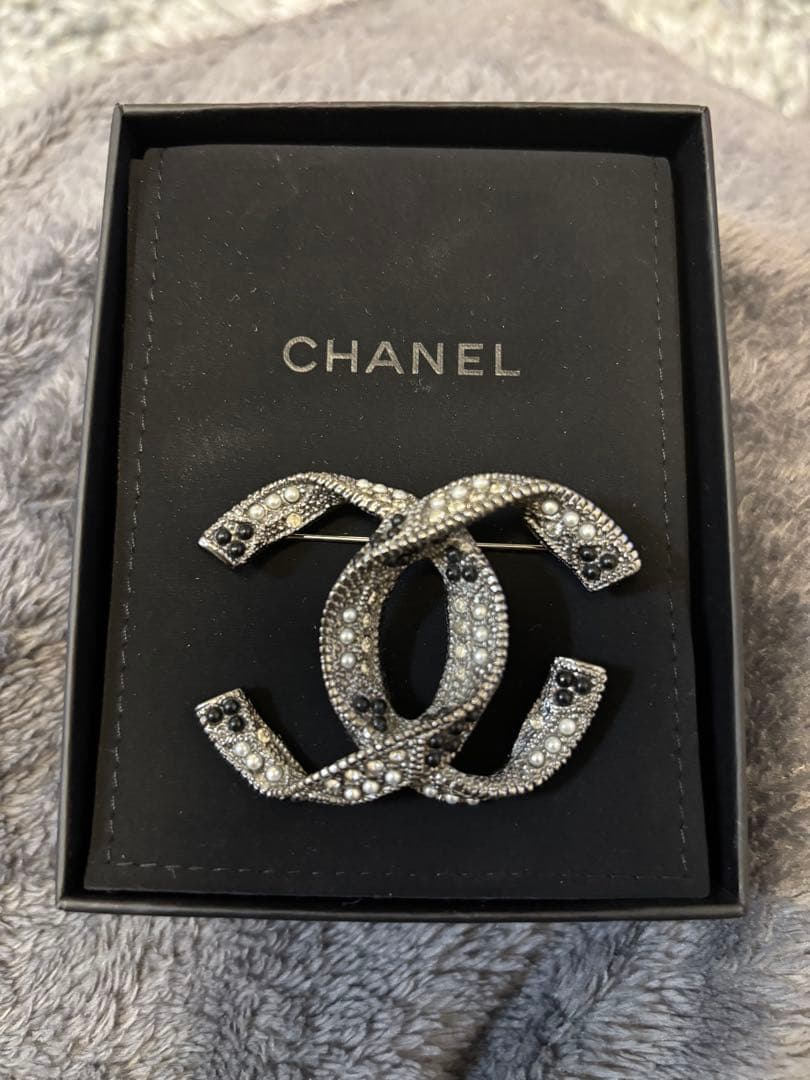 CHANEL ブローチ