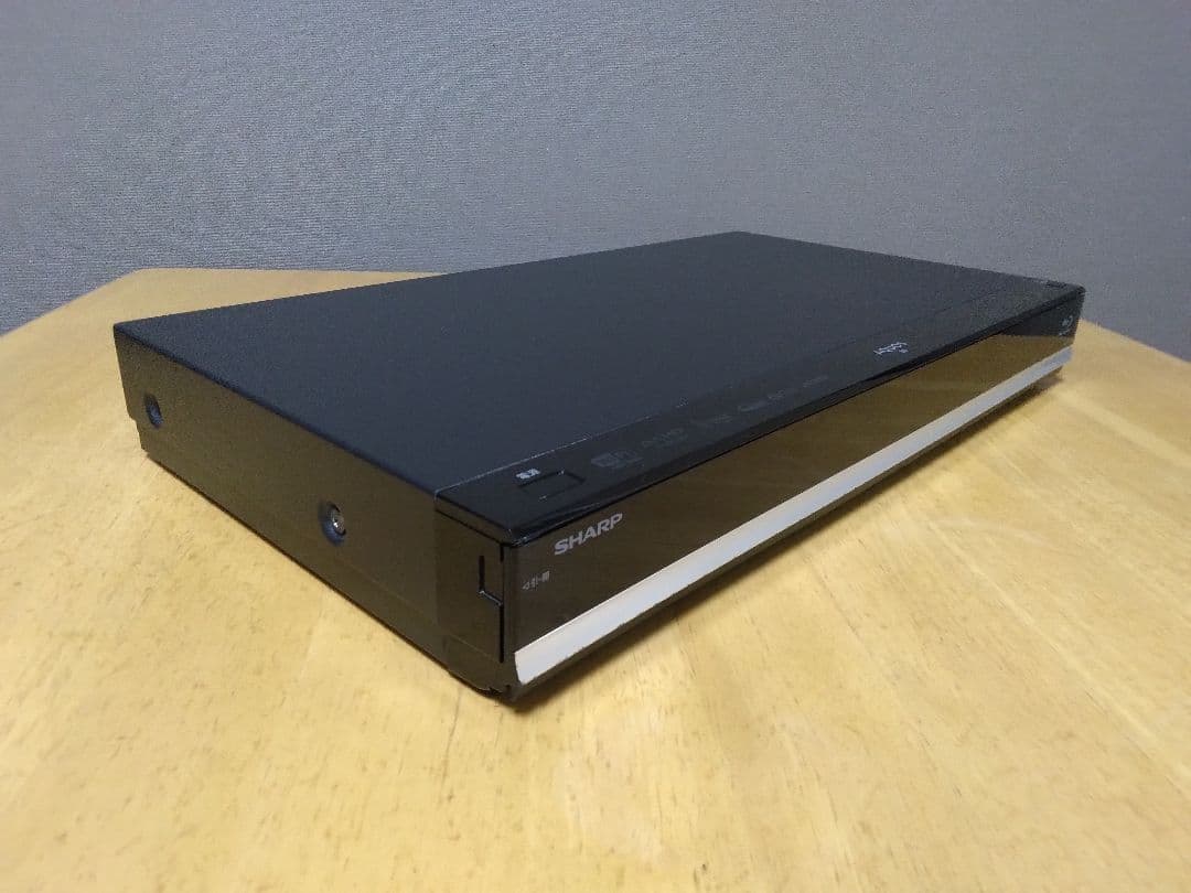 SHARP AQUOSブルーレイレコーダー　W1800 保証付き2番組同時録画