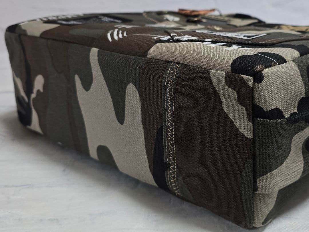 大きめデニムリメイクバッグ ファスナー ＆サコッシュ ＆底板 ＆ストラップ付き