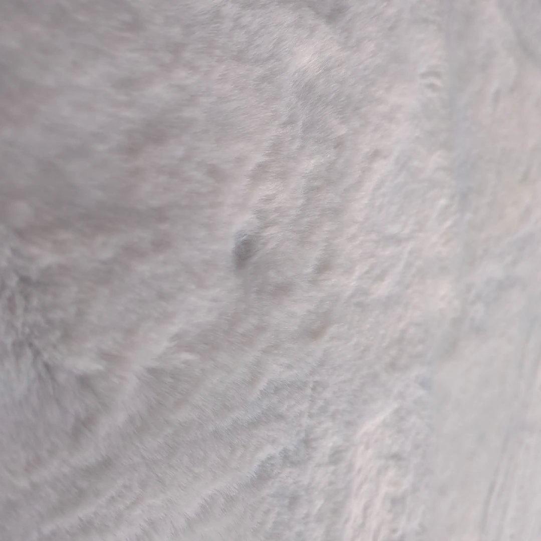 ニトリ　ウサギラグ3　200X285