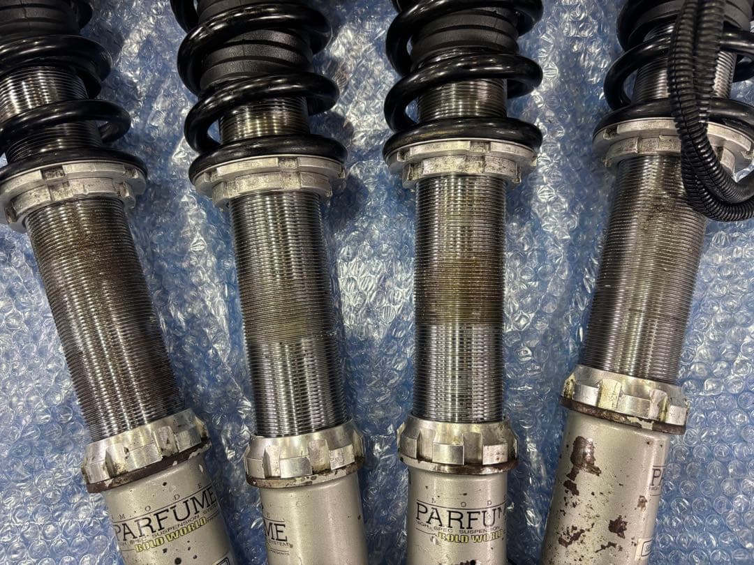 ボルドワールド ROBERUTA PARFUME エアサスペンション　車高調