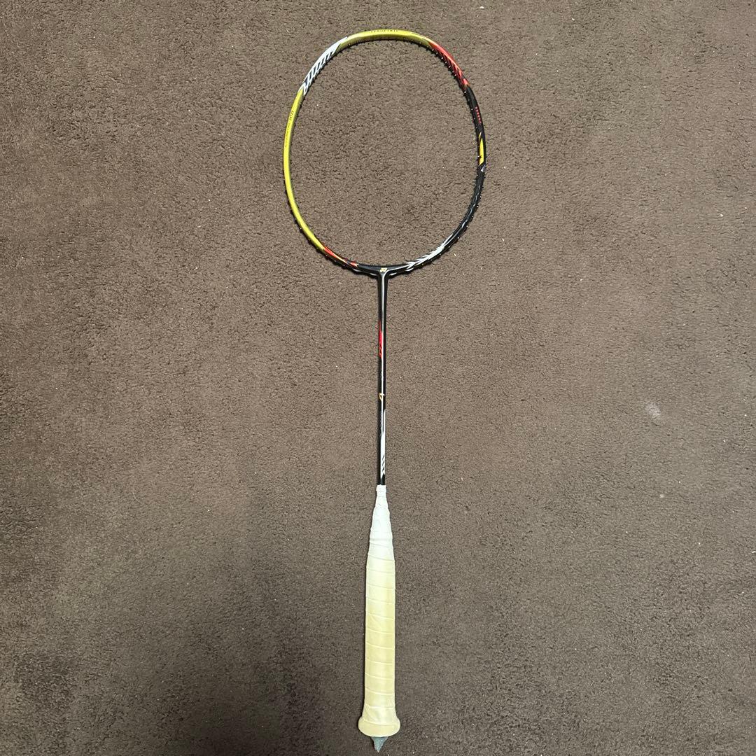 極美品YONEX VOLTRIC LD FORCE ボルトリック リンダンモデル