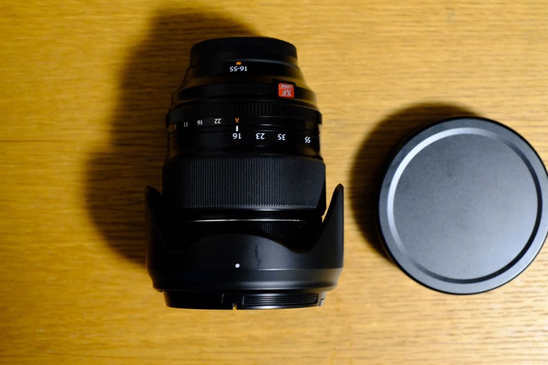FUJIFILM XF16-55mmF2.8 R LM WR 社外フード付