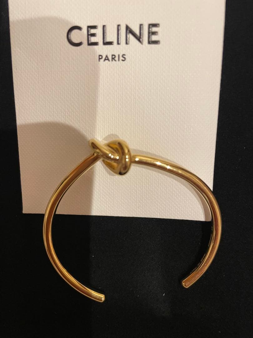 本日で出品終わります。セリーヌバングル