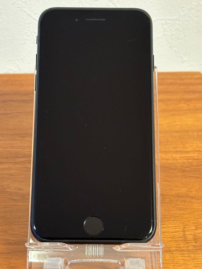 R*ᰔ様 ☆美品・小傷あり☆iPhone SE 3 ⑩
