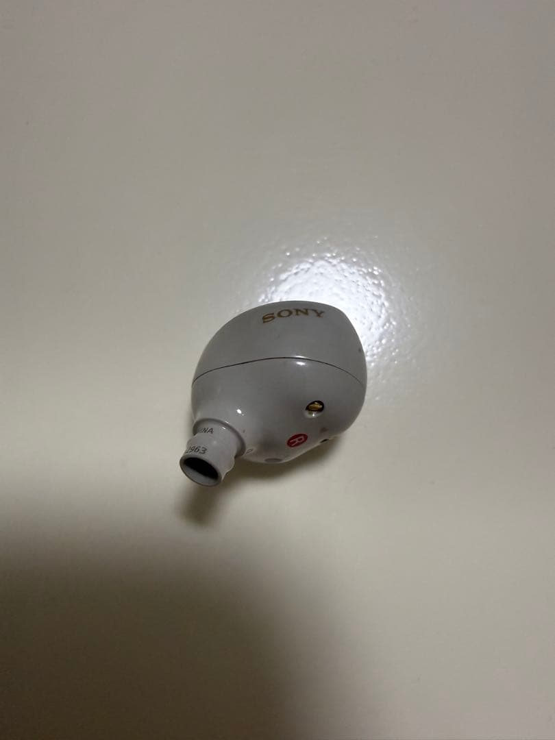 SONY wf-1000xm5 R側グレー L側黒