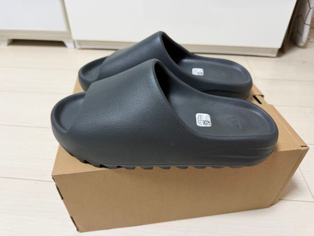 靴 adidas YEEZY SLIDE Dark Onyx