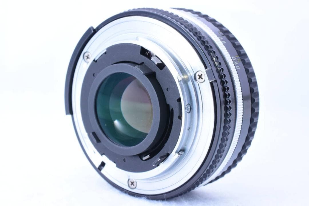 【❄基本の１本！❄】Nikon Ai-s 50mm F1.8 綺麗なボケが出ます