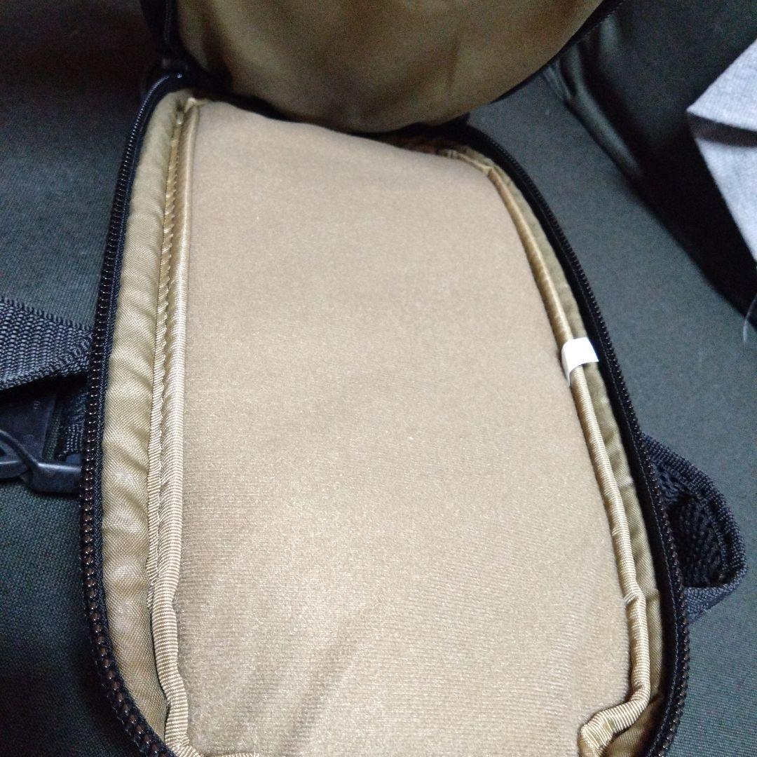 ハザード4 ブラック スリングバッグ