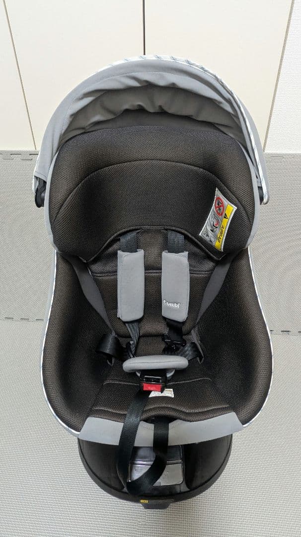 コンビ 　クルムーヴ スマート 回転式　シートベルト固定　　引取値引きあり