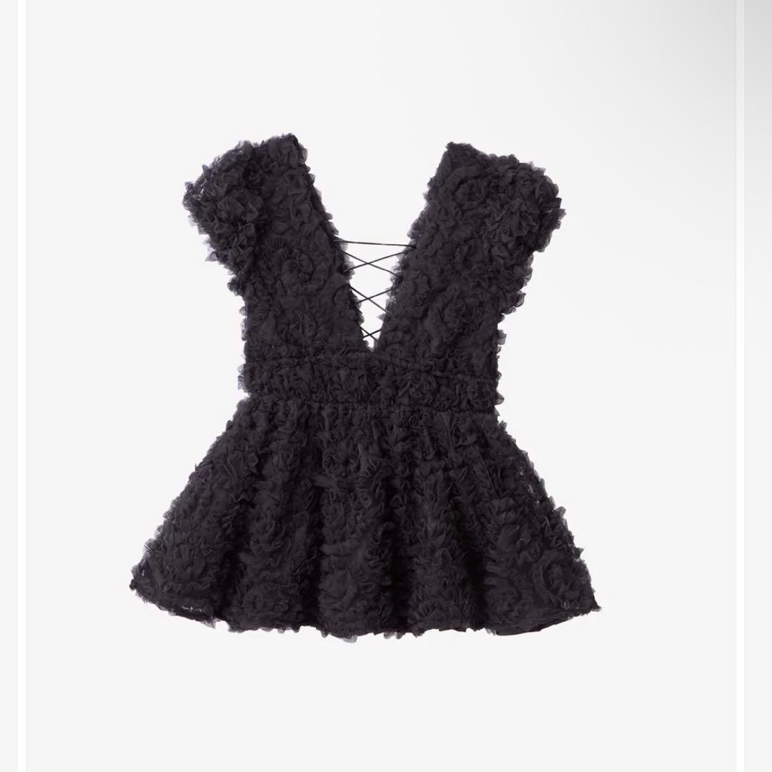 【新品タグ付き】polaura フラワーぺプラムバックリボンチュニック　ブラック