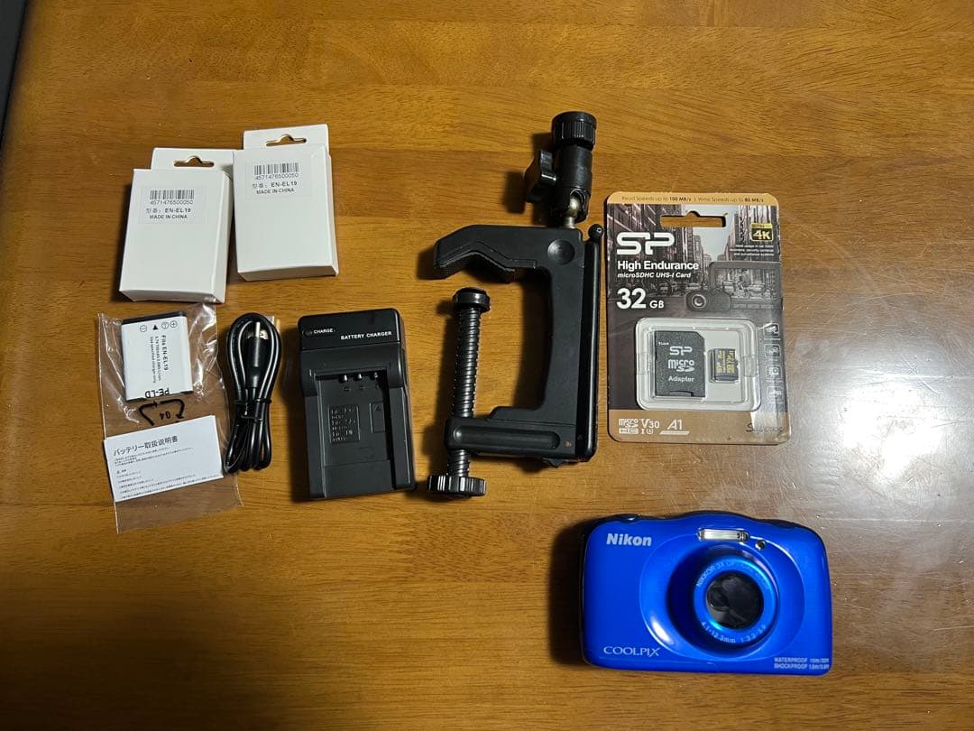 Nikon COOLPIX 防水デジタルカメラ 32GB付属