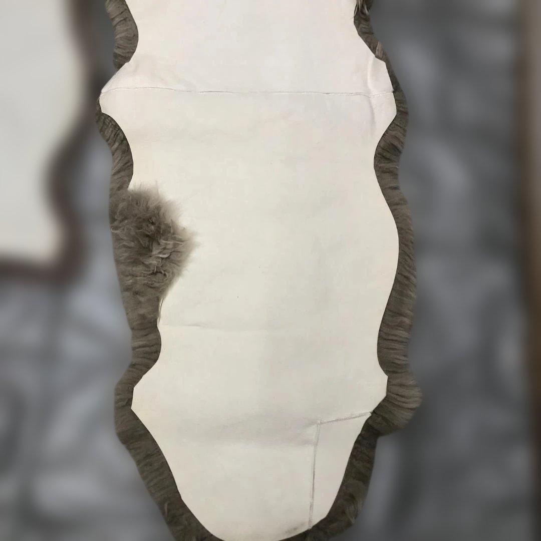 送料無料 天然ムートンラグ 毛皮 敷物 シープスキン 冬用ラグ 251230