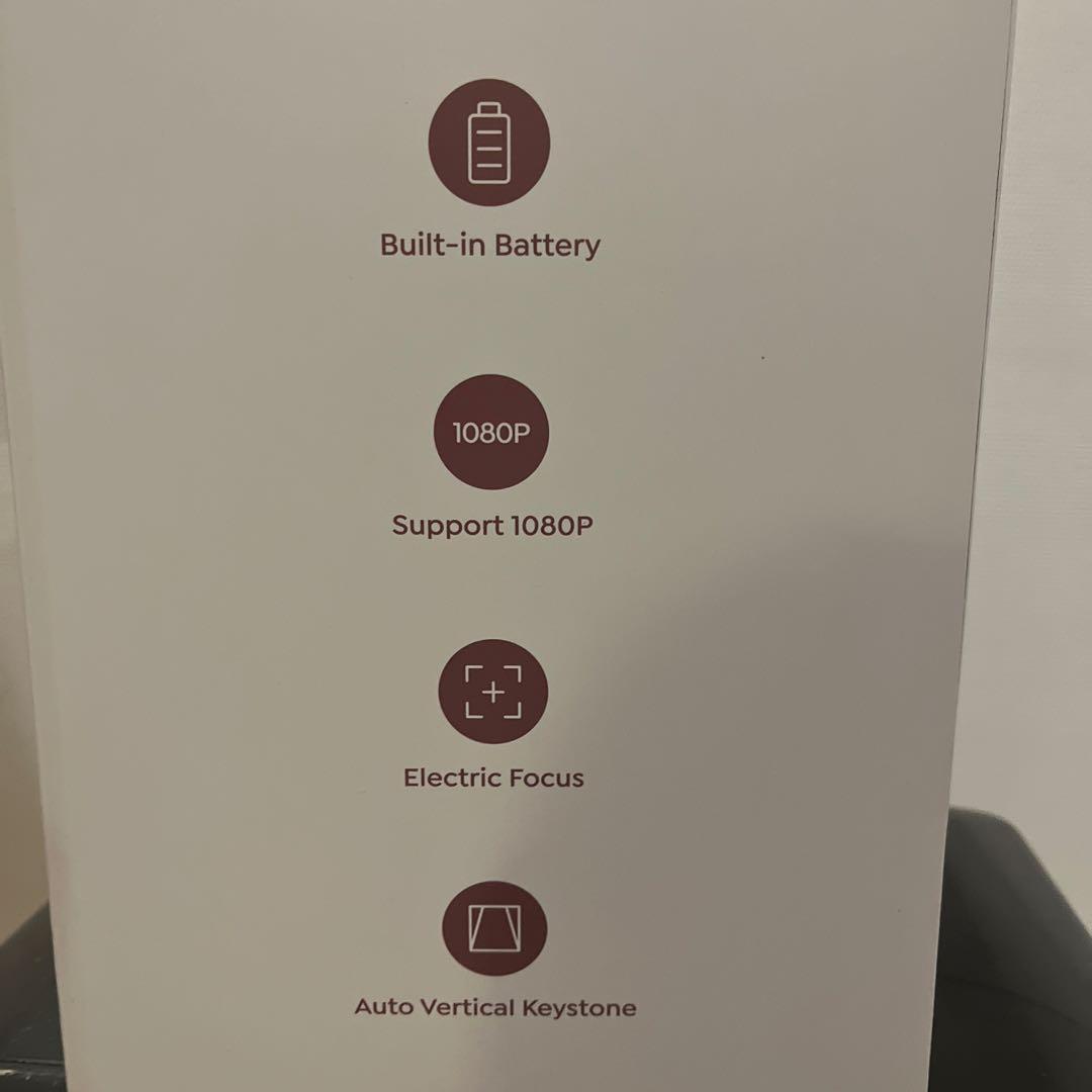 バッテリー内蔵　プロジェクター　B1