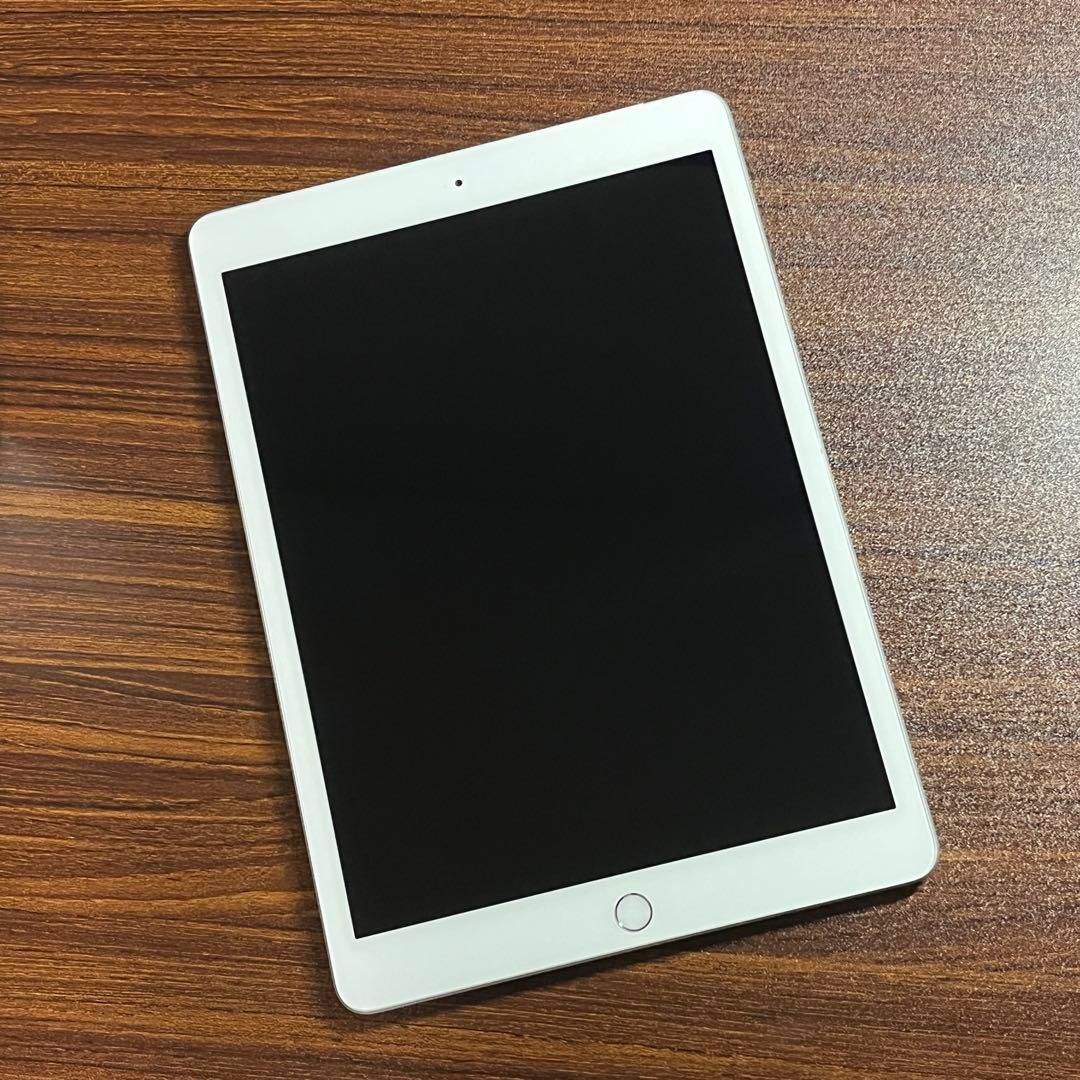 iPad 第8世代 セルラーモデル 32GB シルバー
