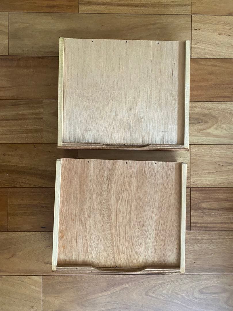 チーク材　ナイトテーブル