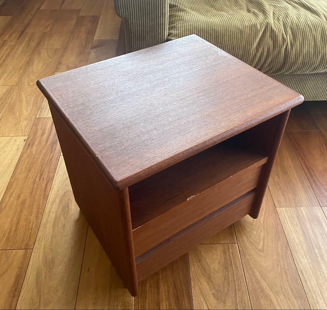 チーク材　ナイトテーブル