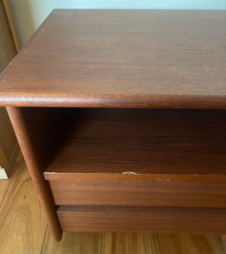 チーク材　ナイトテーブル